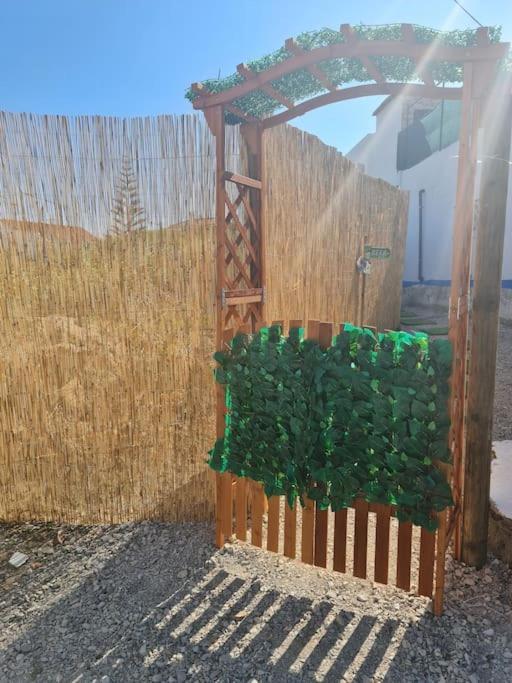 "Linda'S Guest House" Beach House With Private Patio & Hot Tub, 3 Min From The Beach Costa da Caparica Extérieur photo