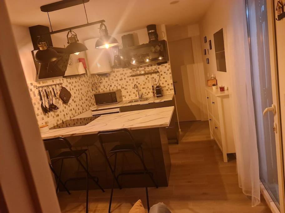 "Linda'S Guest House" Beach House With Private Patio & Hot Tub, 3 Min From The Beach Costa da Caparica Extérieur photo