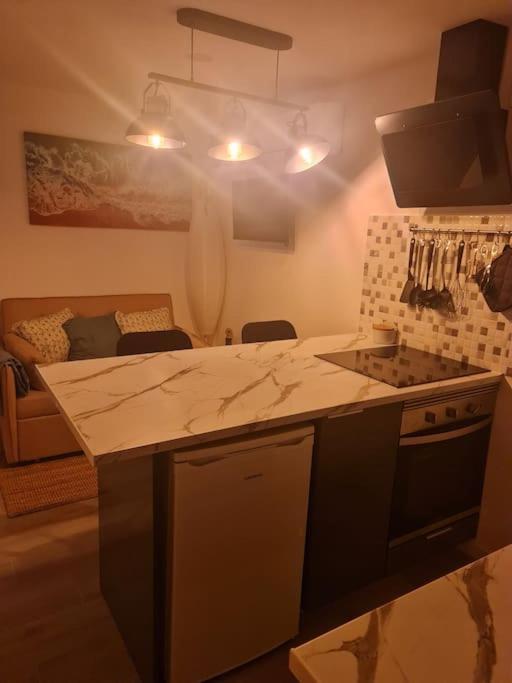"Linda'S Guest House" Beach House With Private Patio & Hot Tub, 3 Min From The Beach Costa da Caparica Extérieur photo