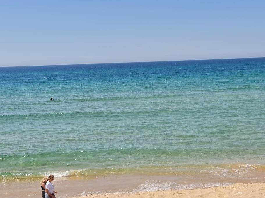 "Linda'S Guest House" Beach House With Private Patio & Hot Tub, 3 Min From The Beach Costa da Caparica Extérieur photo