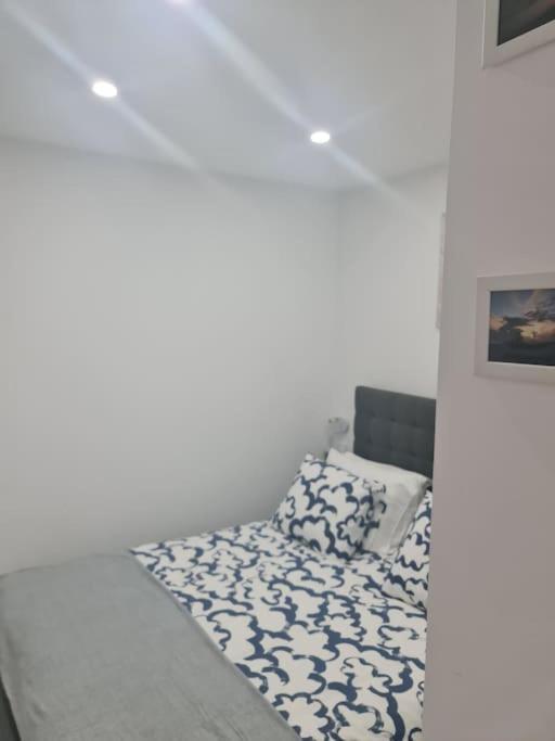 "Linda'S Guest House" Beach House With Private Patio & Hot Tub, 3 Min From The Beach Costa da Caparica Extérieur photo